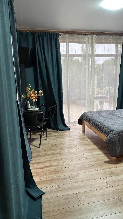 Hôtel Лилия à Goudaouta Extérieur photo