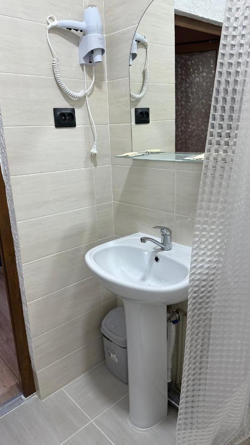 Hôtel Лилия à Goudaouta Extérieur photo